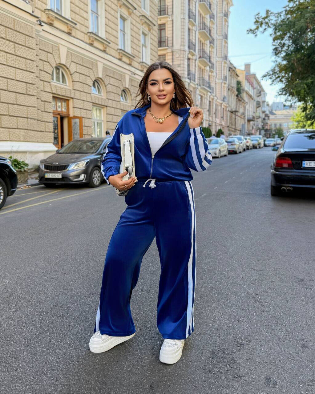 Люксовий костюм з лампасами