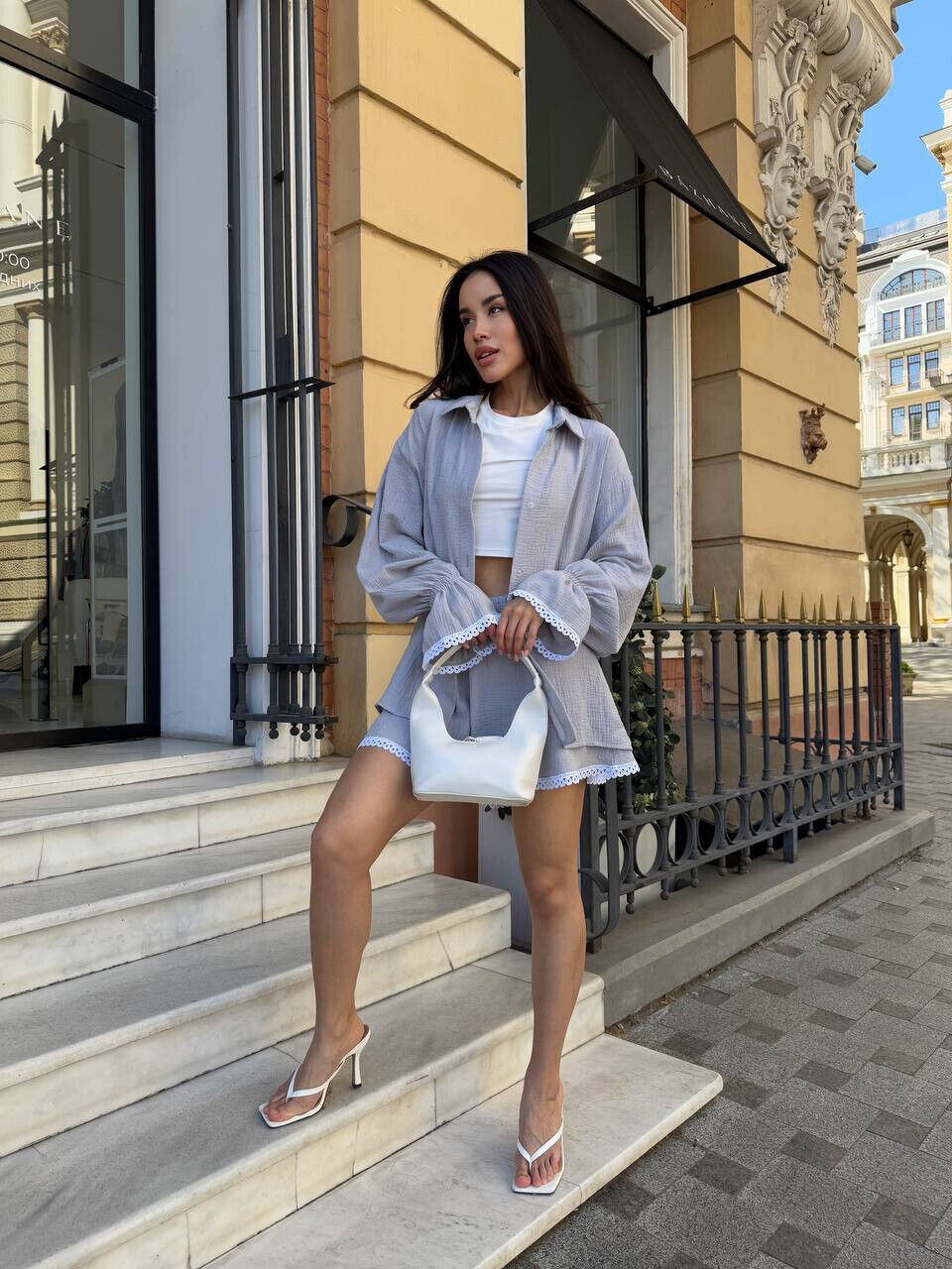 Жіночий літній костюм з мусліну