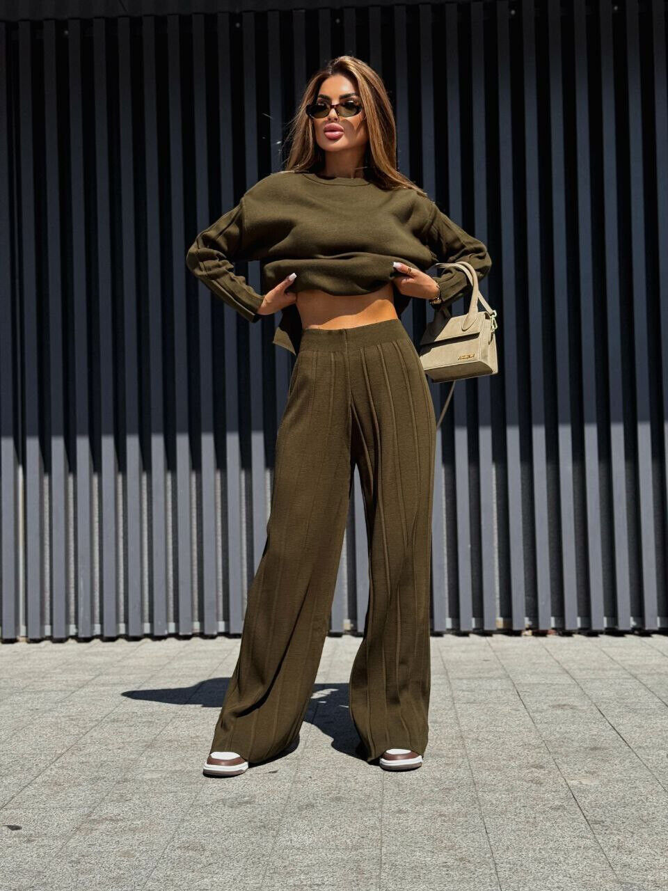 Прогулочный костюм в стиле оверсайз