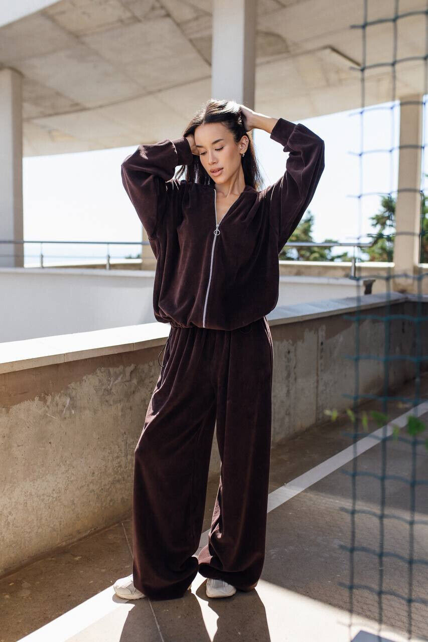 Женский костюм из хлопкового велюра