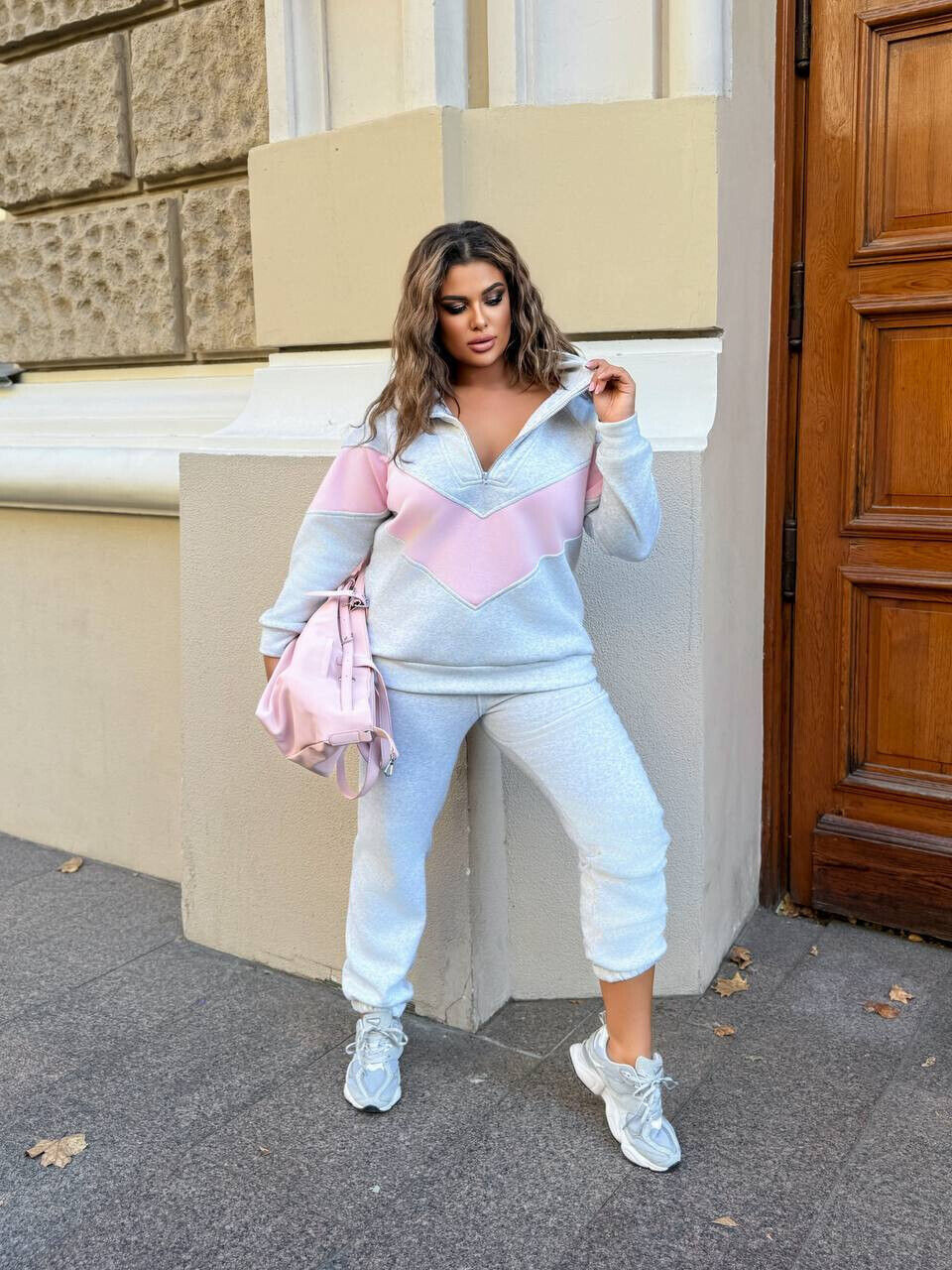 Теплий костюм з начосом у найтрендовіших відтінках сезону