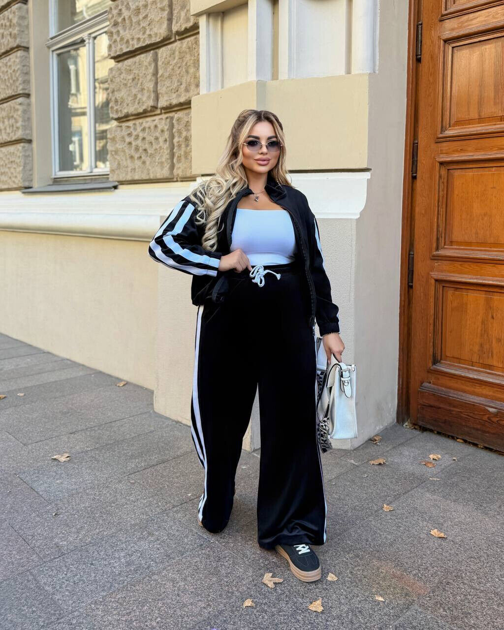 Люксовий костюм з лампасами