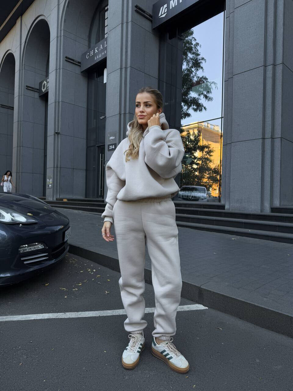 Теплий жіночий костюм з подвійним копюшоном