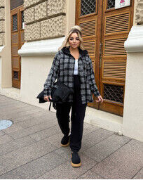 Жіночий теплий костюм з сорочкою