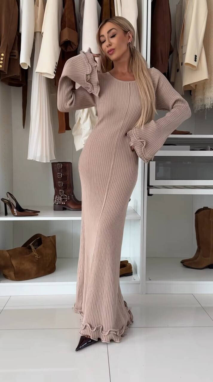 Елегантна сукня з тканини рубчик вязка