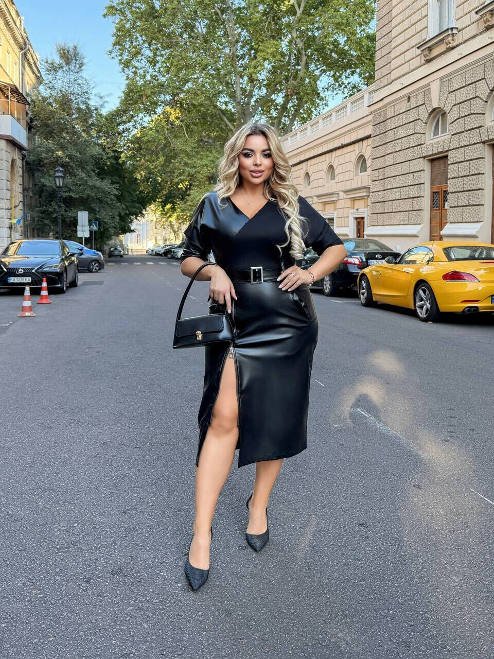 Жіноча сукня з застібкою елегантна