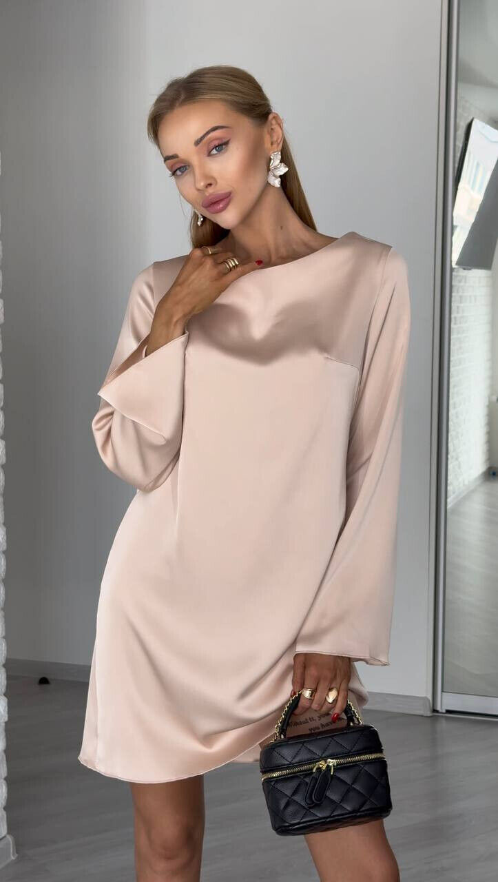 Жіноча ніжна і неймовірно романтична сукня