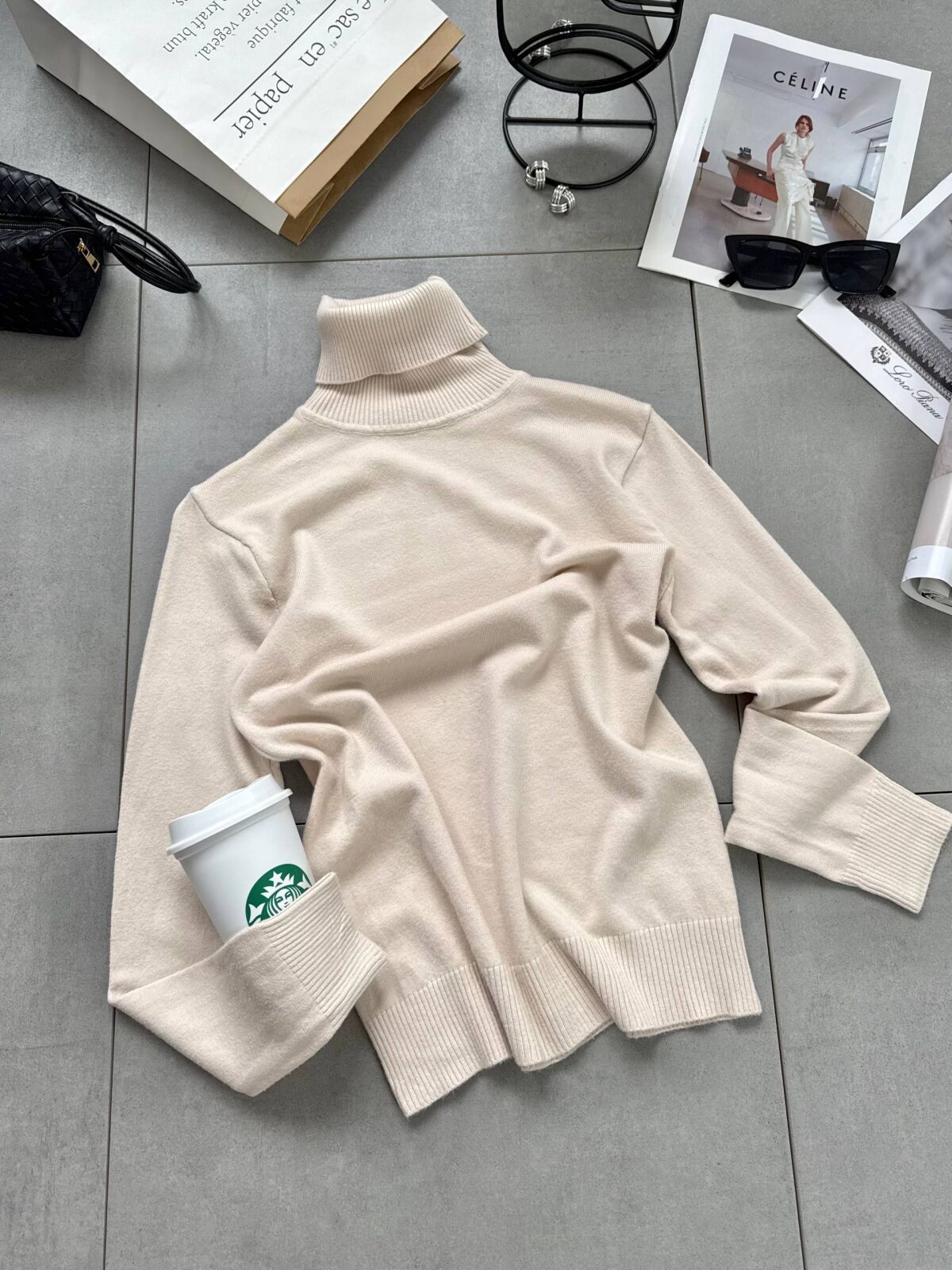 Жіночий однотоний базовий гольф фото