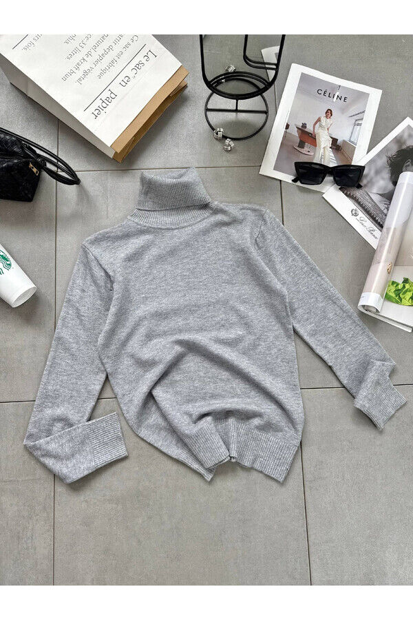 Жіночий однотоний базовий гольф фото