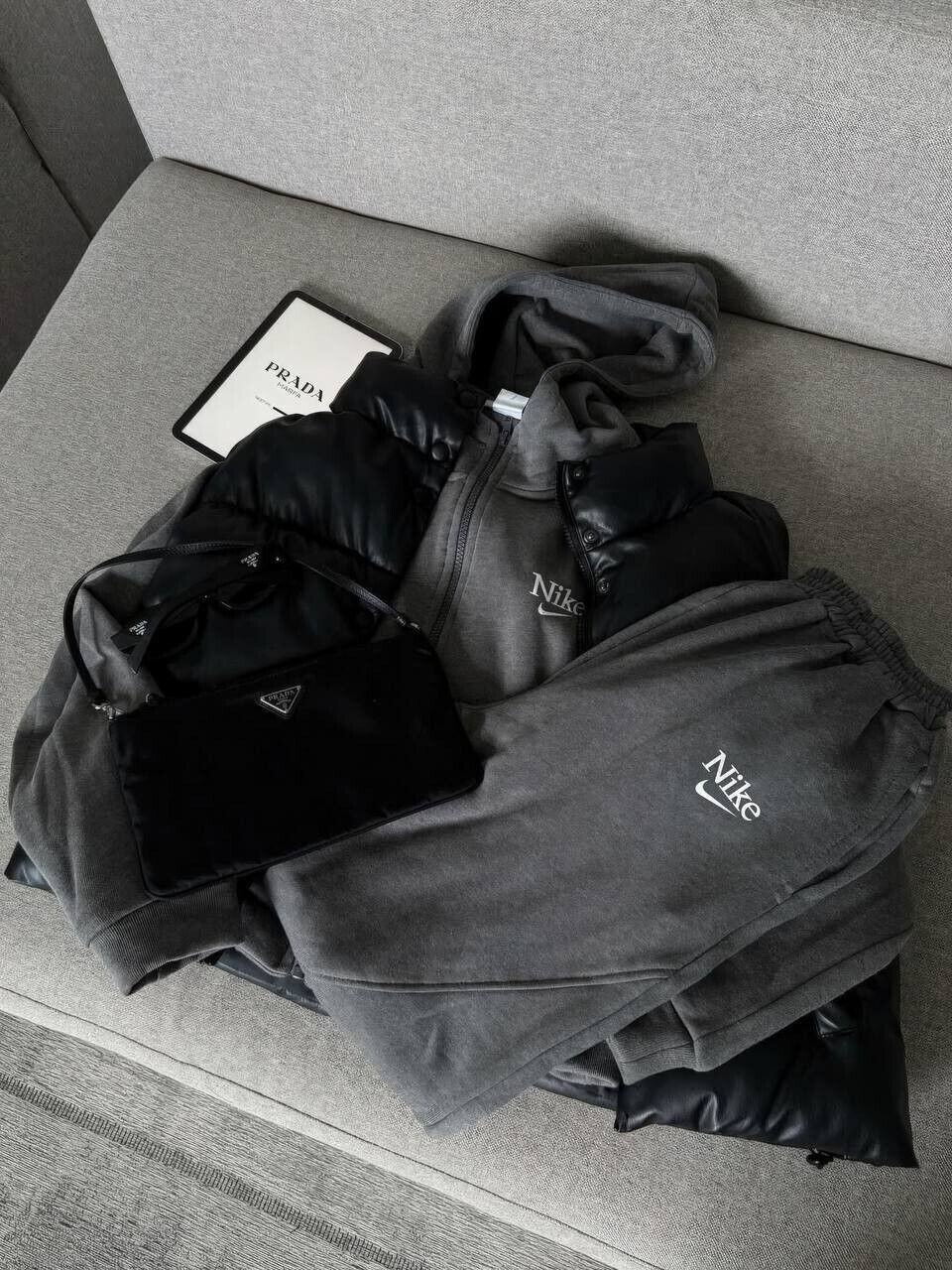 Зимовий жіночий костюм трійка з желеткою