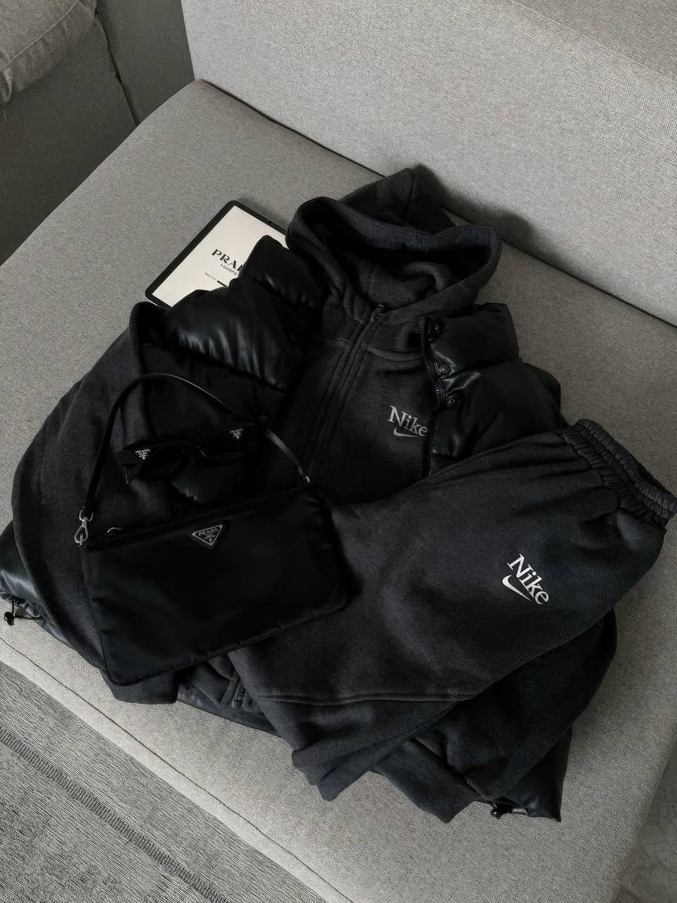 Женский зимний костюм тройка с желеткой. фото