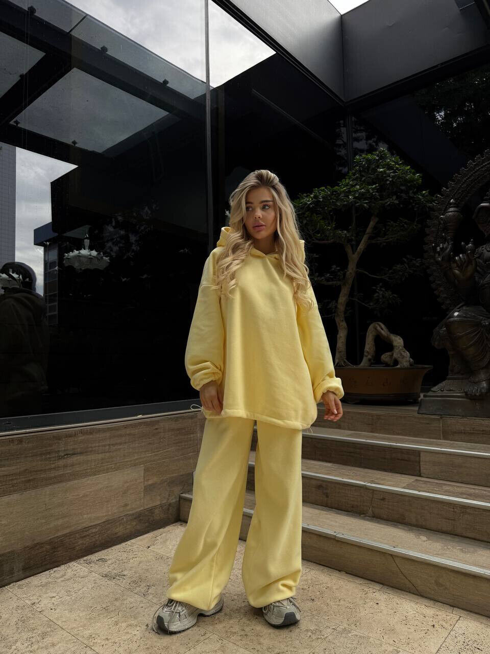 Теплий жіночий костюм