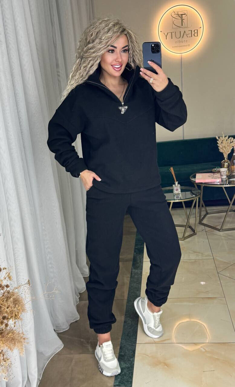 Теплый спортивный костюм из двустороннего флиса