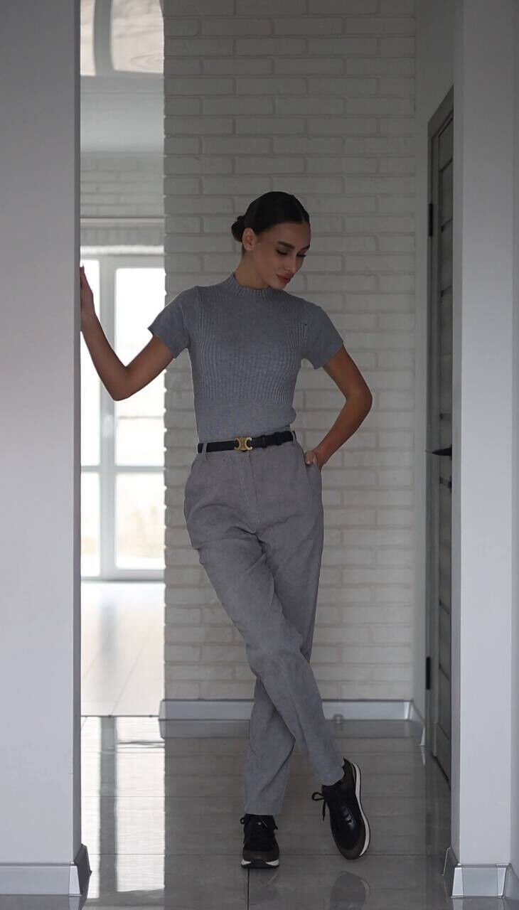 Жіночі брюки з мікровельвету