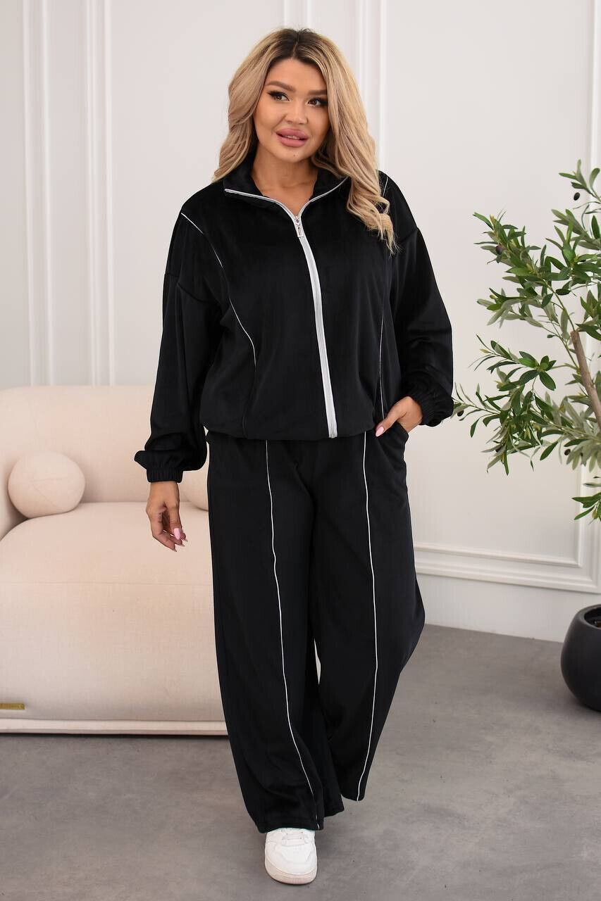 Жіночий велюровий костюм