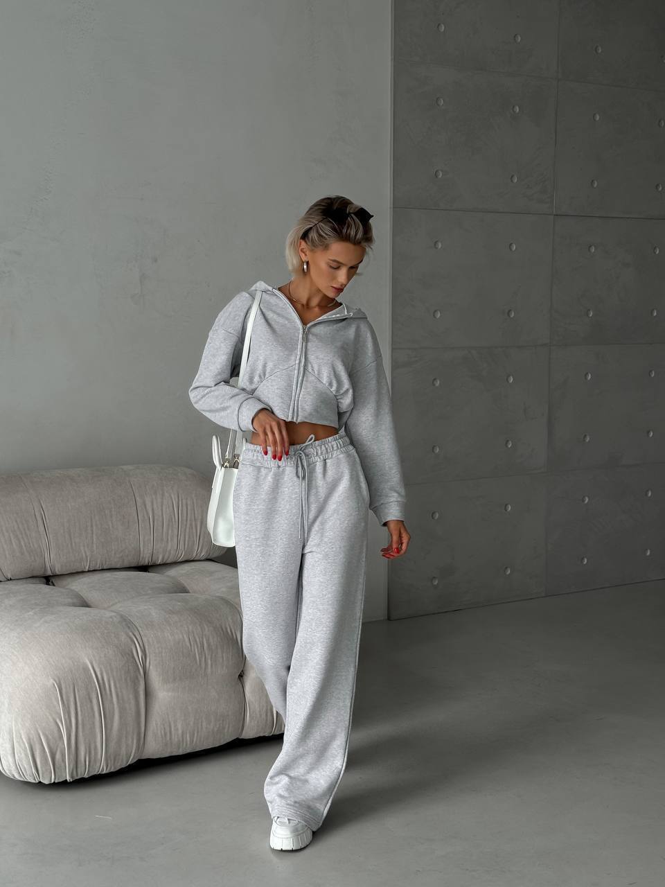 Женский топовый весенний костюм фото