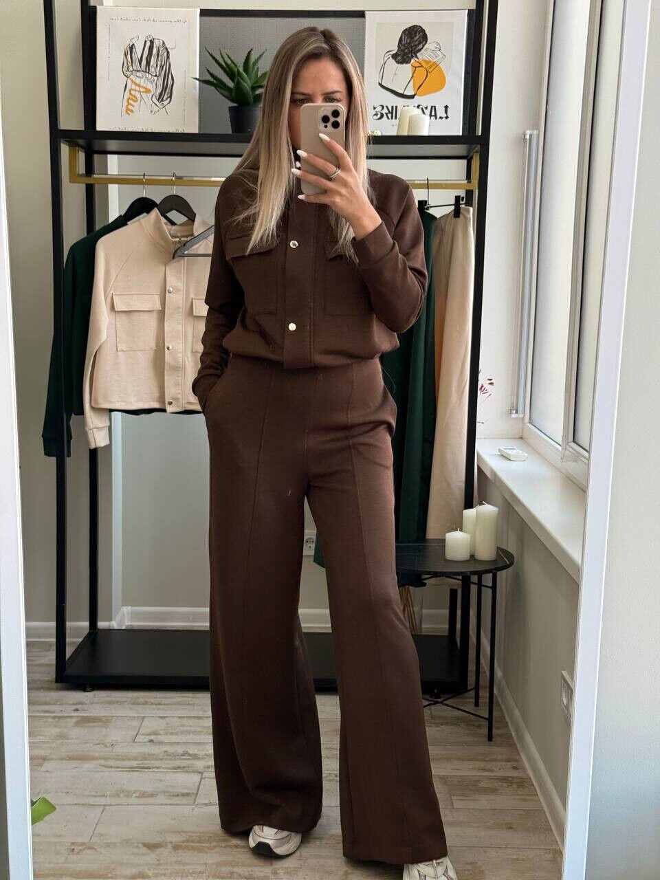 Жіночий костюм з піджаком