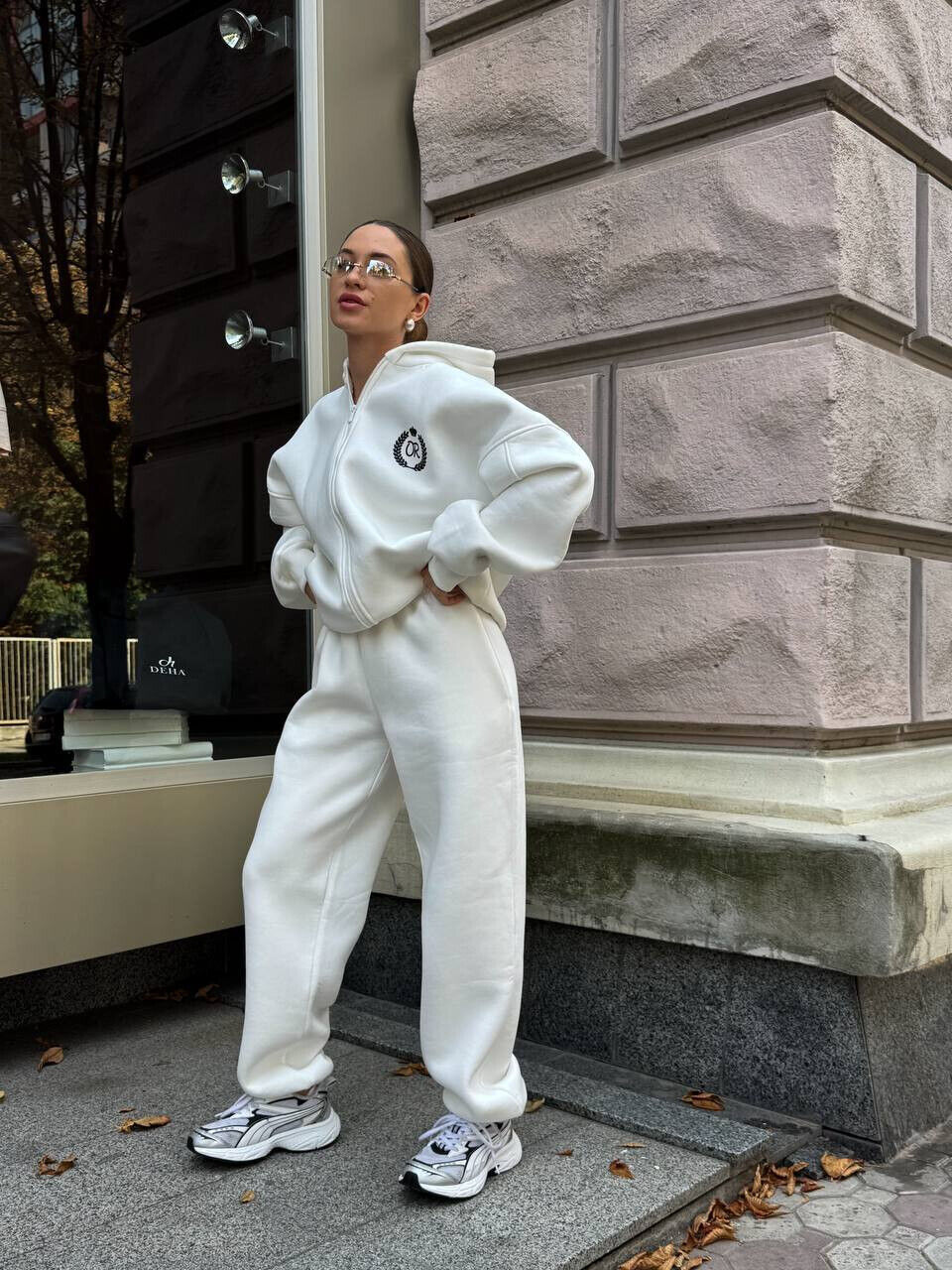 Женский спортивный костюм кофта на змейке.