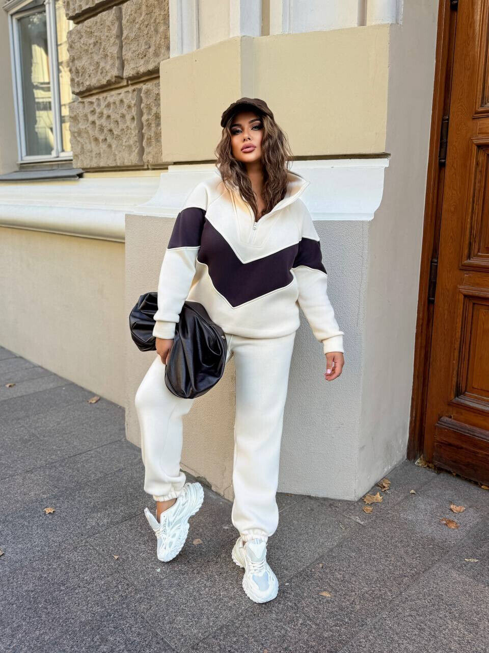 Теплий костюм з начосом у найтрендовіших відтінках сезону