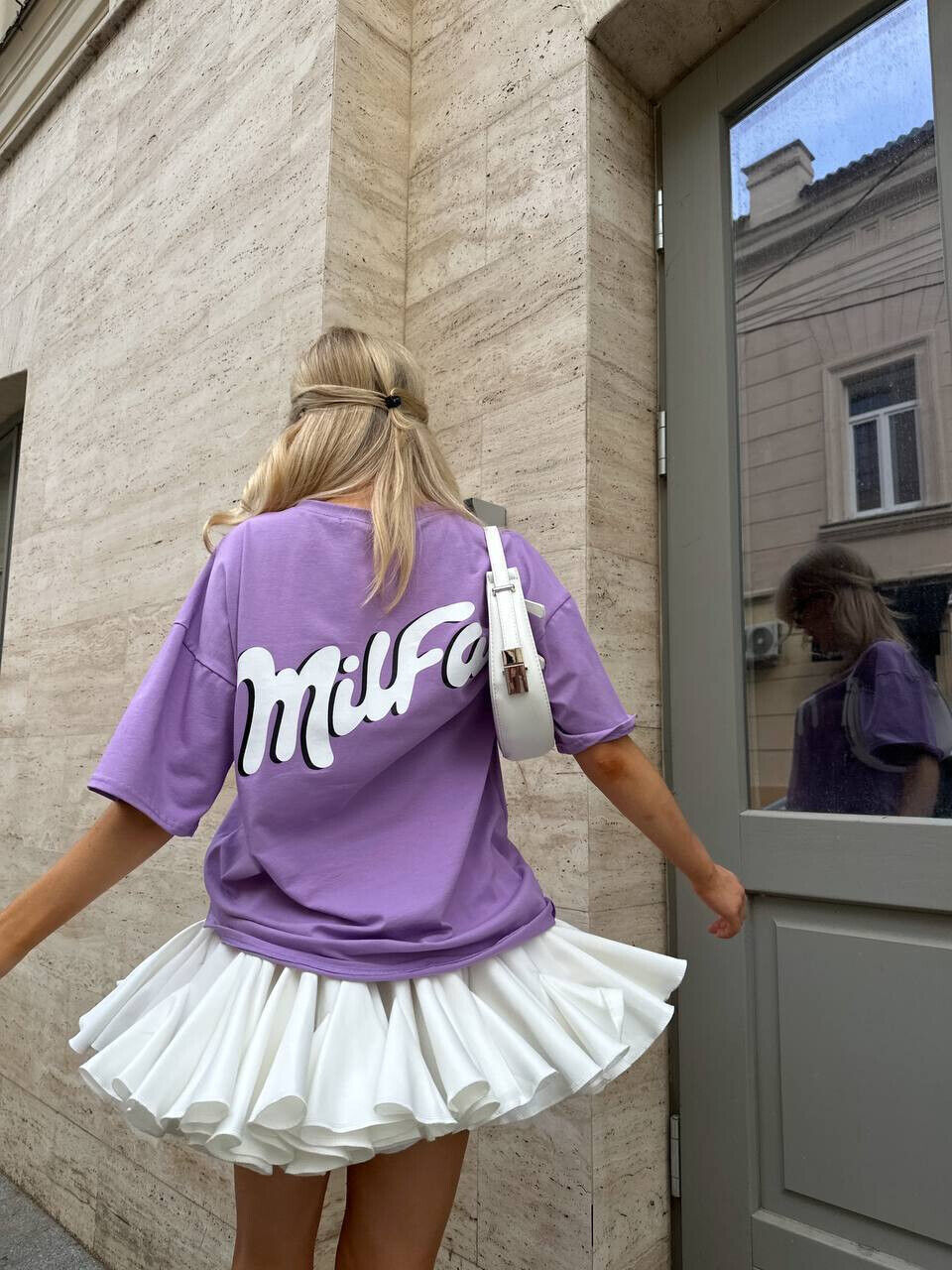 Футболка притягує до себе всі погляди фото