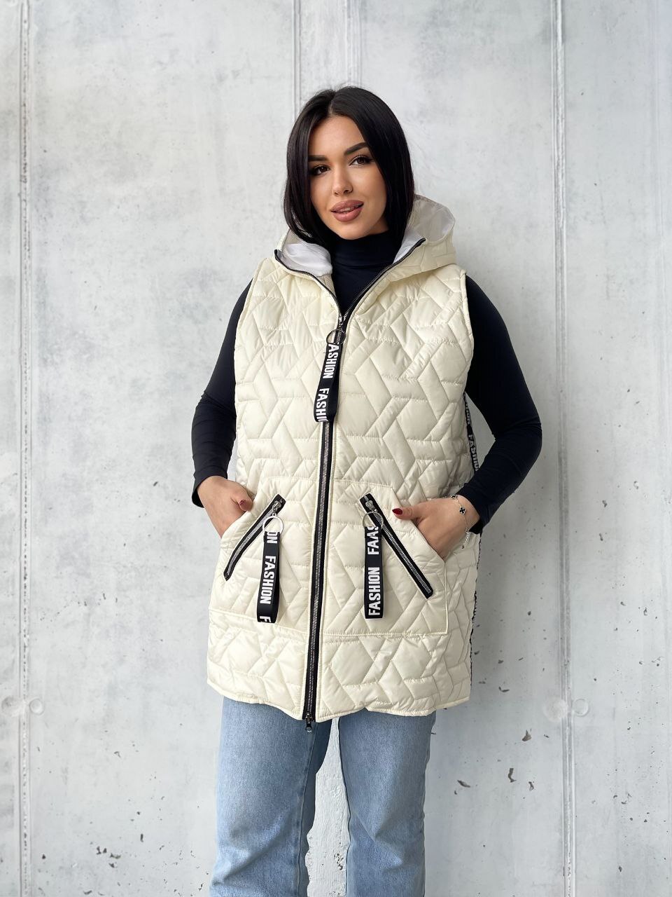 Жіноча жилетка Fashion незалишить без уваги фото