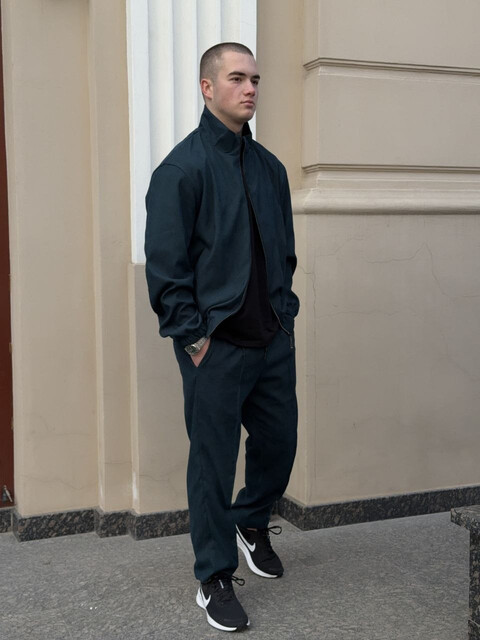 Купить СТИЛЬНИЙ ЧОЛОВІЧИЙ ВЕЛЬВЕТОВИЙ КОСТЮМ оптом