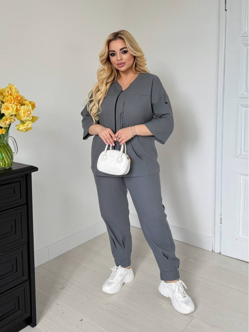 Літній жіночий ляний костюм великих розмірів