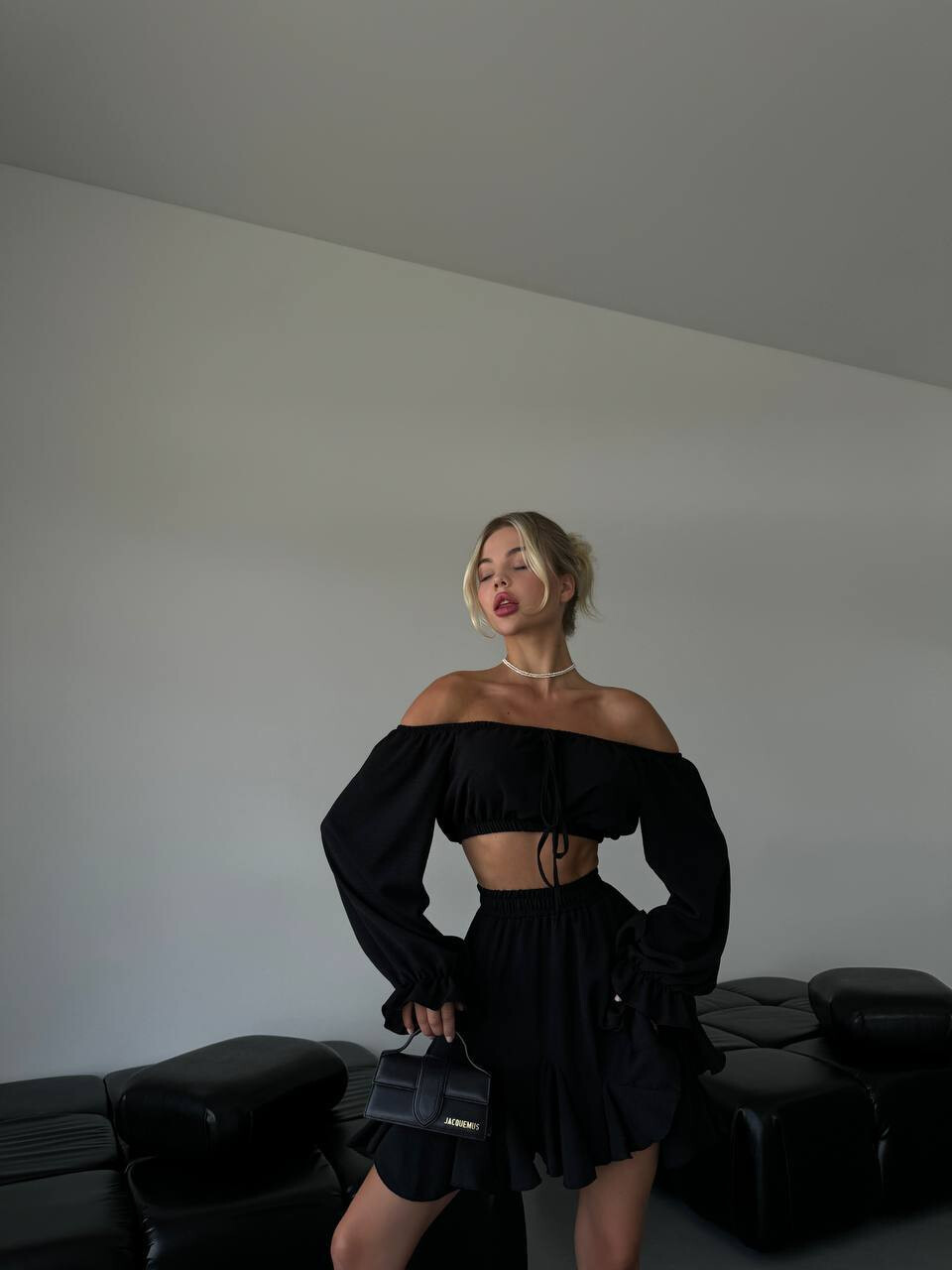 Костюм жіночий оригінального крою з спідницею