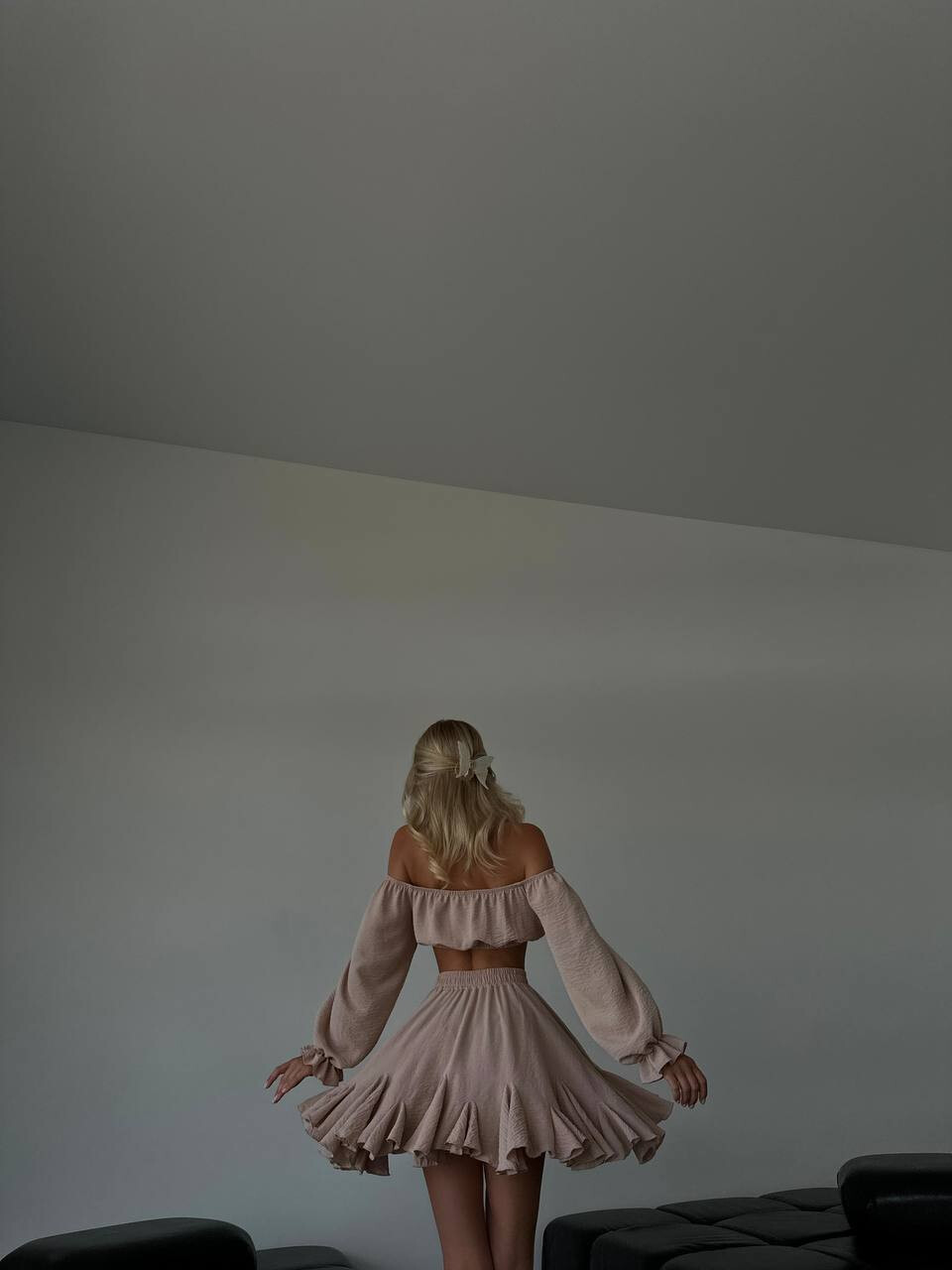 Костюм жіночий оригінального крою з спідницею